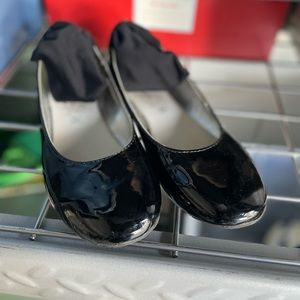 Girls patent leather Primigi ballet flats with wide ankle strap sz 2.4, EU 33